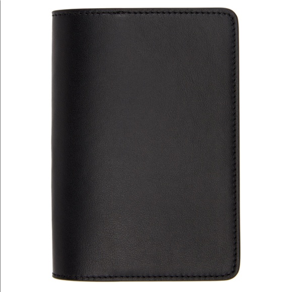 ✈️ Off-White Passport Holder ✈️ - Picture 2 of 3